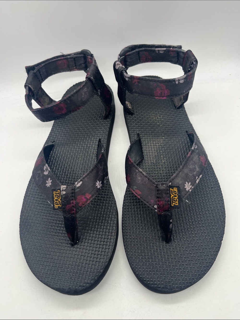 Teva Sandals Sz 8 Black with pink grey flowers